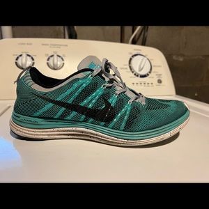 Nike flyknit size 10.5